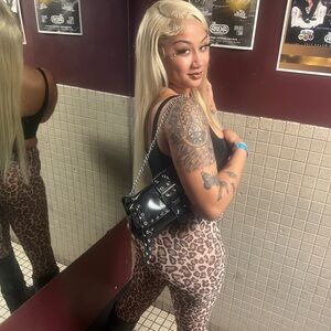 Meet your Posher, Royal